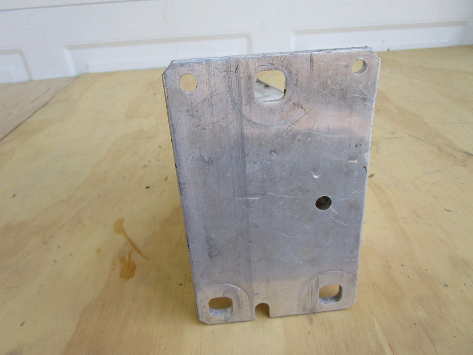 2009 AUDI A4 A5 S5 DRIVER SIDE BRACKET 8KO-807-133C OEM