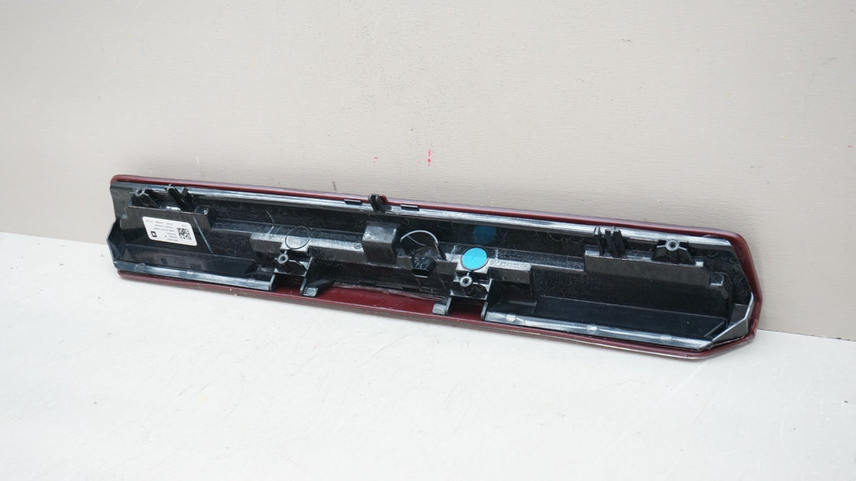 2019-2025 CHEVROLET SILVERADO 1500 2500 REAR TOP THIRD BRAKE LIGHT OEM 84419006