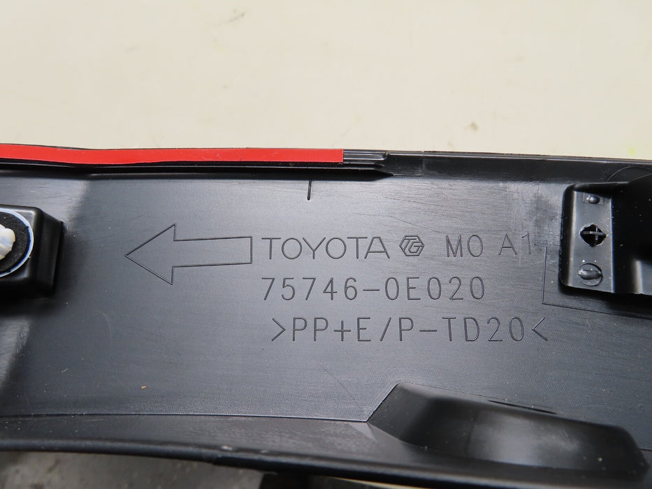 2014-2019 TOYOTA HIGHLANDER REAR LEFT DOOR ARCH MOLDING TRIM OEM 75078-0E010