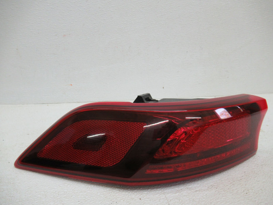 2021 - 2022 KIA CARNIVAL LXS REAR LEFT DRIVER SIDE TAIL LIGHT LAMP 92401-R0 OEM
