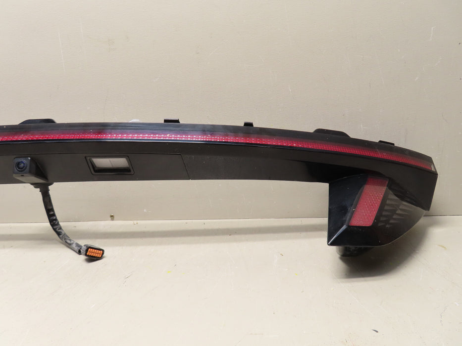 2021-2022 HYUNDAI TUCSON REAR CENTER FULL LED TAIL LIGHT OEM P#92403-CW