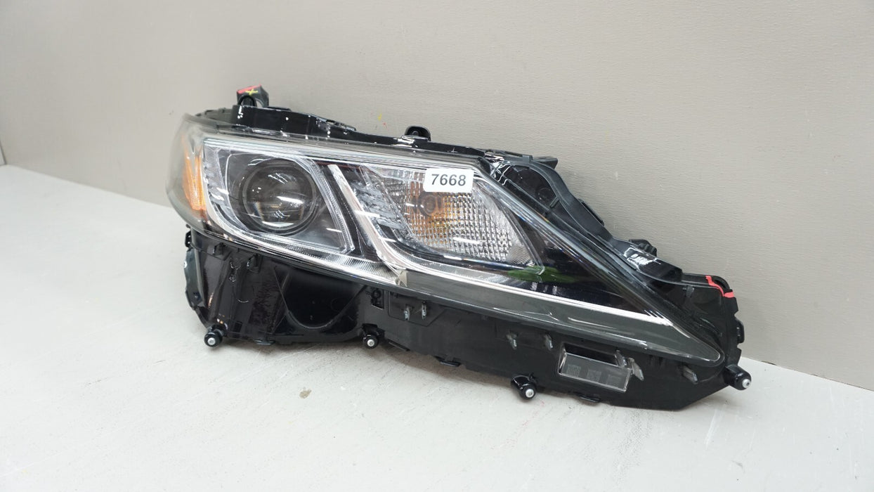 2018-2021 TOYOTA CAMRY FRONT RH RIGHT PASSENGER SIDE HALOGEN HEADLIGHT OEM