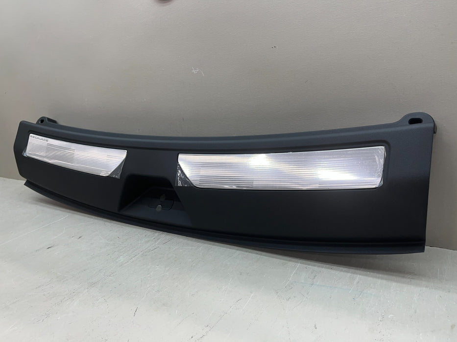 2020-2025 CADILLAC ESCALADE REAR LOWER LIFTGATE SILL TRIM OEM 85124298