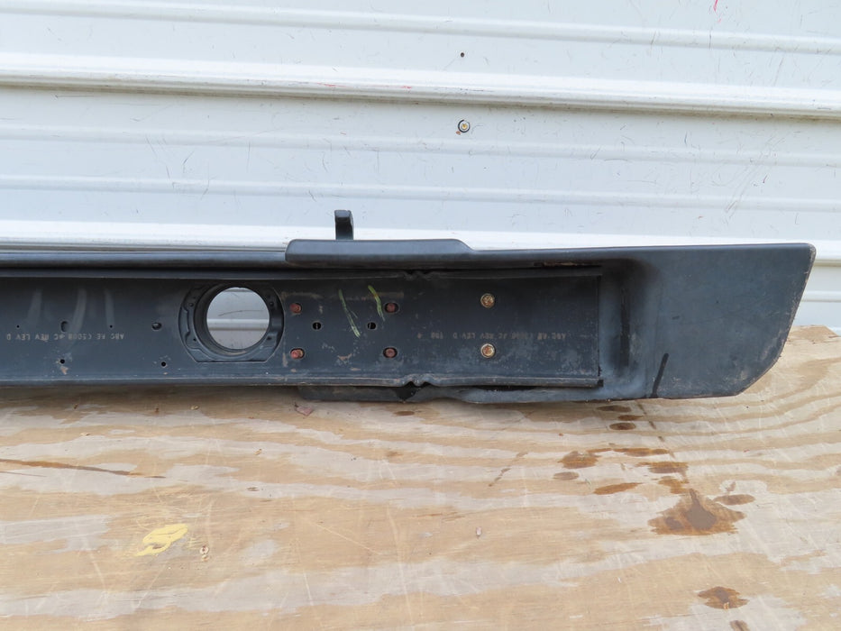 2007-2009 JEEP WRANGLER RUBICON SAHARA FRONT BUMPER W/ TOW TOWING HOOK OEM
