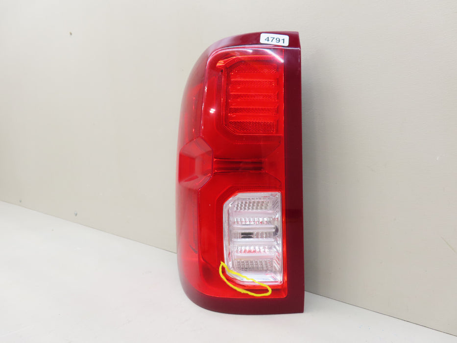 2016-2018 CHEVROLET SILVERADO 1500 REAR LEFT DRIVER SIDE TAIL LIGHT OEM 84066478