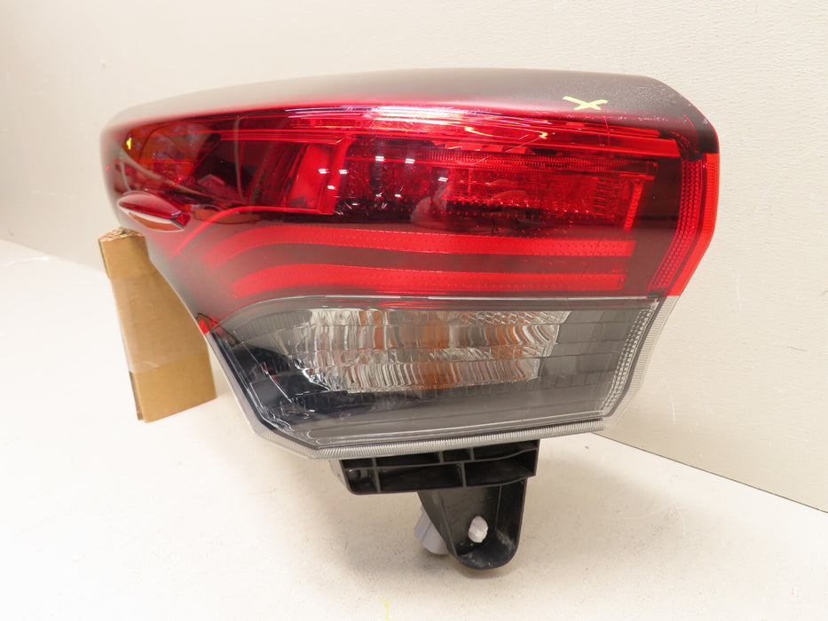 2020 2021 2022 TOYOTA HIGHLANDER RIGHT DRIVER SIDE TAIL LIGHT LAMP LED OUTER OEM
