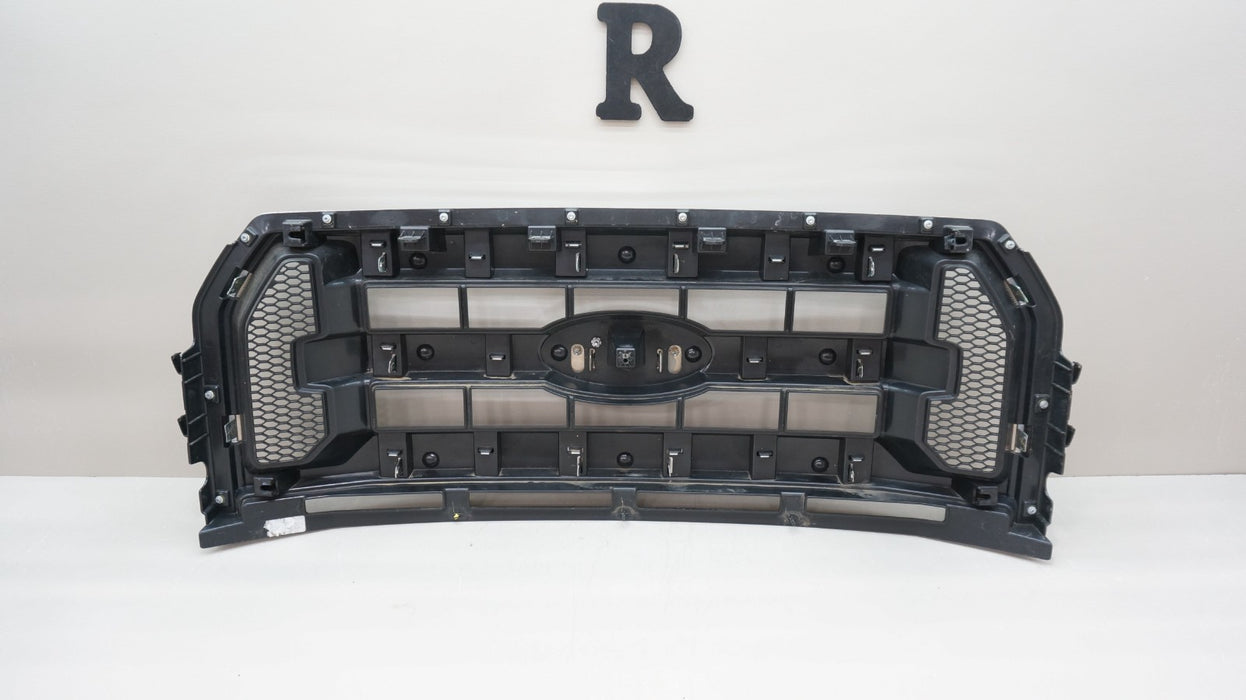 2015-2017 FORD F150 XLT FRONT BUMPER RADIATOR GRILLE OEM FL34-8200-DBW