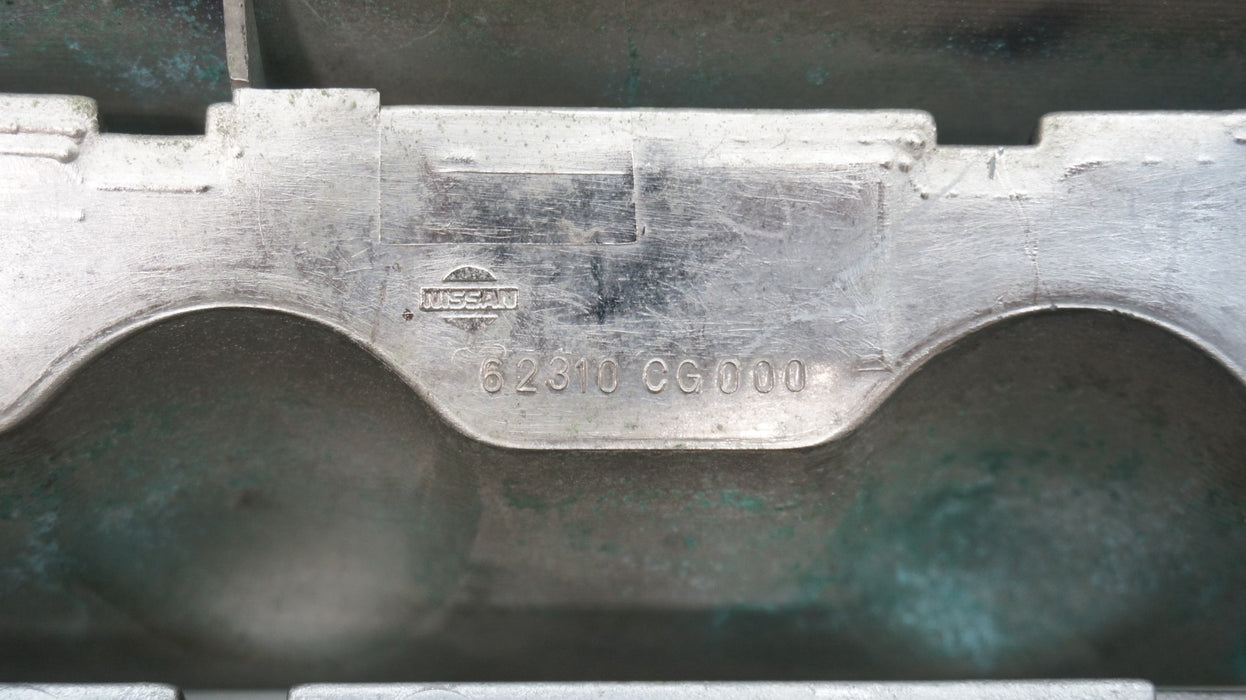 2003-2005 INFINITI FX35 FX45 FRONT UPPER RADIATOR GRILLE OEM 62310-CG000