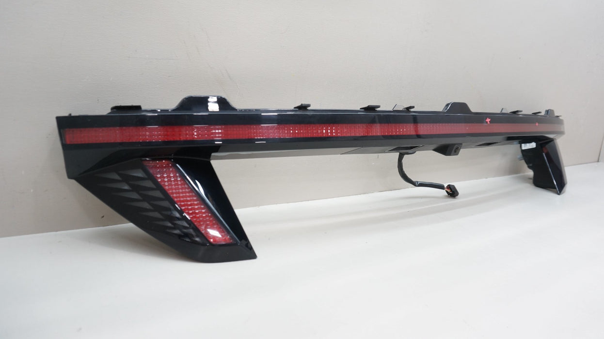 2022-2024 HYUNDAI TUCSON REAR CENTER LED TAIL LIGHT OEM