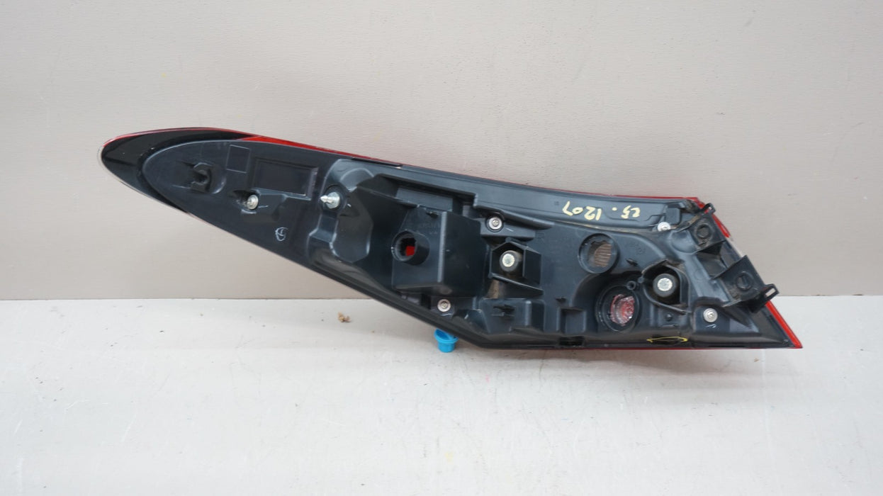 2018-2024 TOYOTA CAMRY REAR RIGHT PASSENGER SIDE TAIL LIGHT OEM