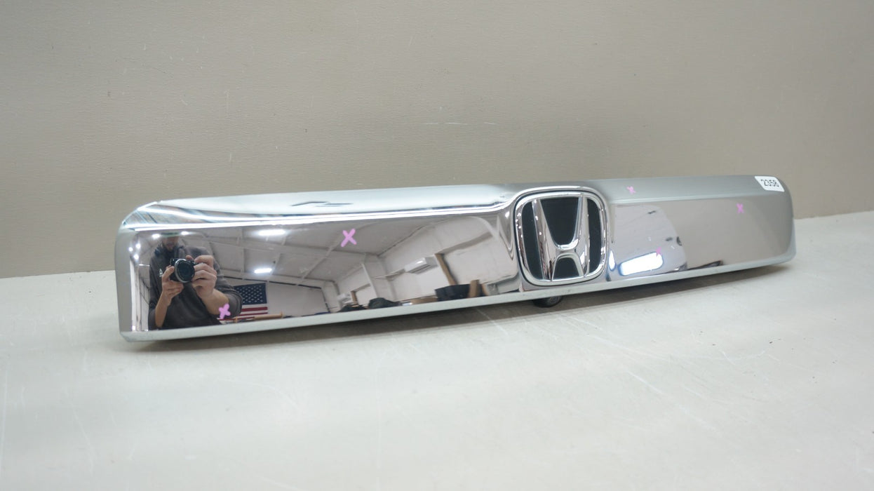 2009-2015 HONDA PILOT REAR HATCH CHROME TRIM MOLDING W/ CAMERA 74890SZAA010 OEM