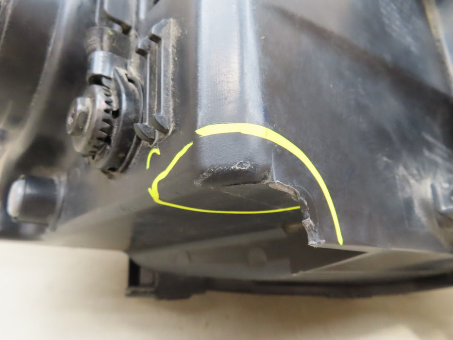 2014-2019 KIA SOUL FRONT LEFT DRIVER SIDE HEADLIGHT LAMP HALOGEN OEM 92101-B2