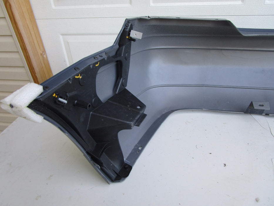 01 02 03 04 FORD FOCUS SEDAN REAR BUMPER COVER OEM