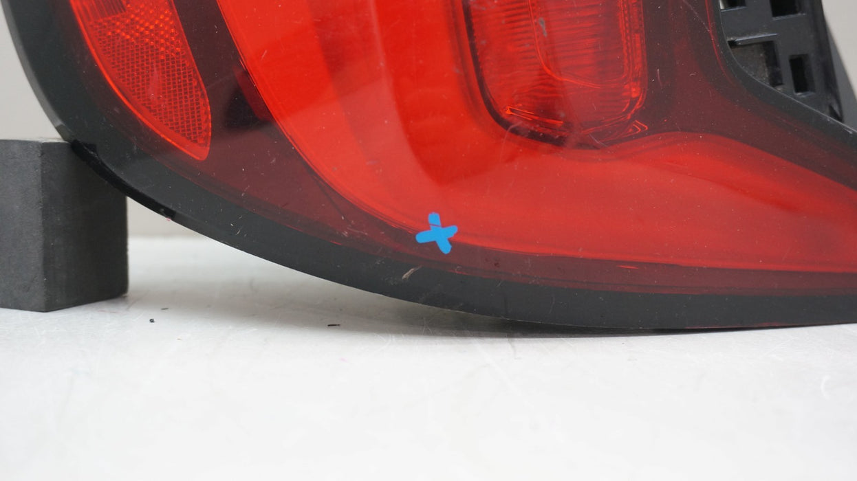 2018-2021 GMC TERRAIN REAR LEFT DRIVER SIDE OUTER TAIL LIGHT OEM 84379497