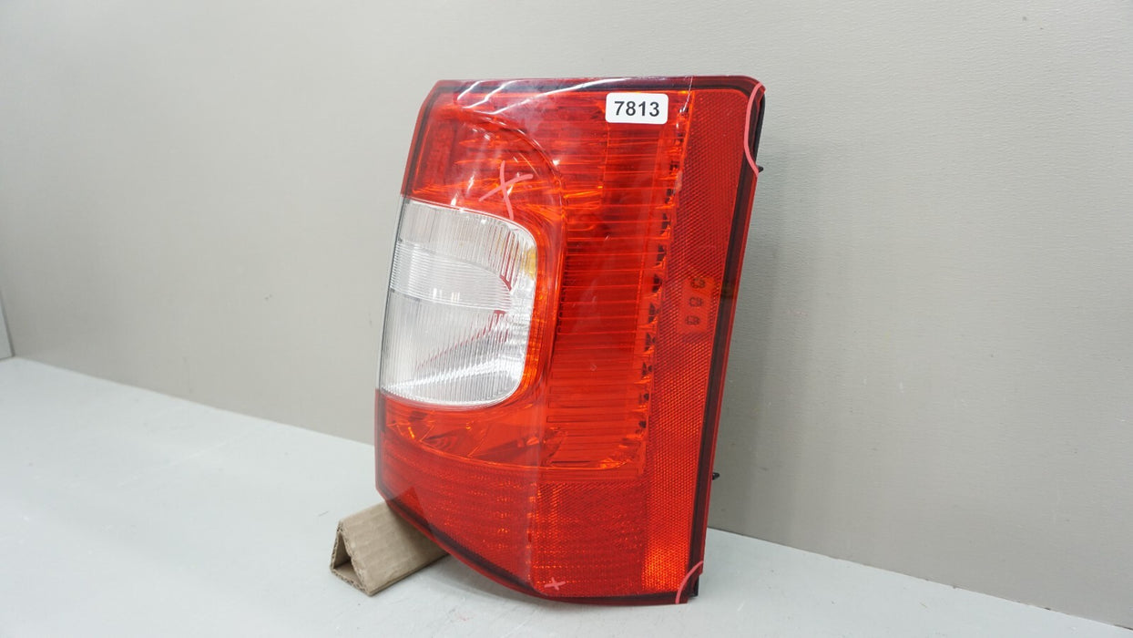 2011-2016 CHRYSLER TOWN & COUNTRY REAR RH RIGHT PASSENGER SIDE TAIL LIGHT OEM