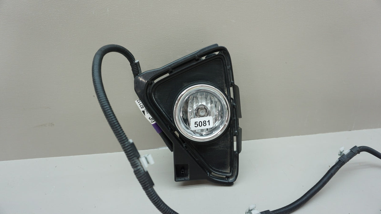 2016-2019 TOYOTA RAV4 LEFT DRIVER SIDE FOG LIGHT LAMP BEZEL OEM 52040-42050