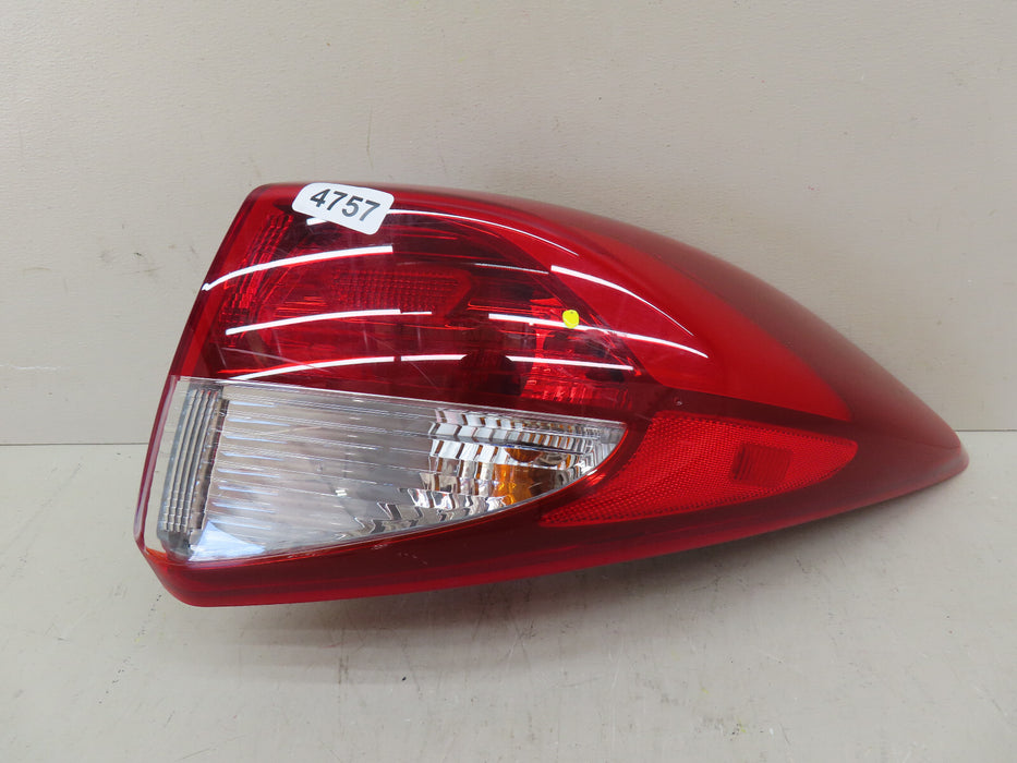 2016-2018 HYUNDAI TUCSON REAR RIGHT PASSENGER SIDE TAIL LIGHT OEM
