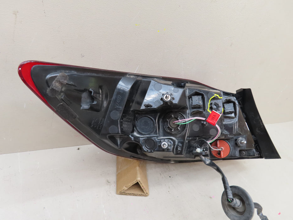 2019 2020 HYUNDAI ELANTRA REAR RIGHT TAIL LIGHT LAMP HALOGEN OEM