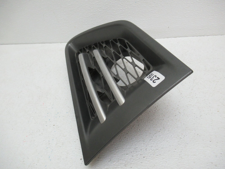 2010 - 2013 LAND RANGE ROVER SPORT FRONT RIGHT PASSENGER SIDE FENDER GRILLE OEM