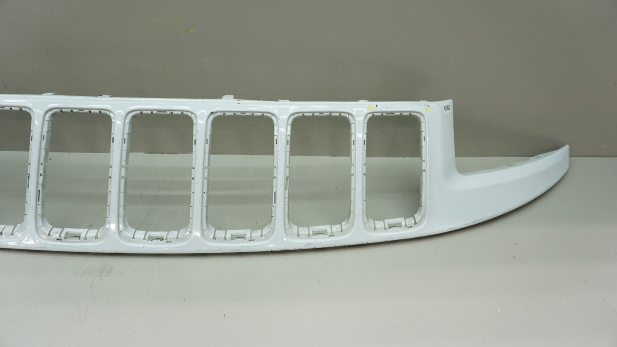 2014-2016 JEEP GRAND CHEROKEE FRONT UPPER CENTER RADIATOR GRILLE OEM 1WL32TRM