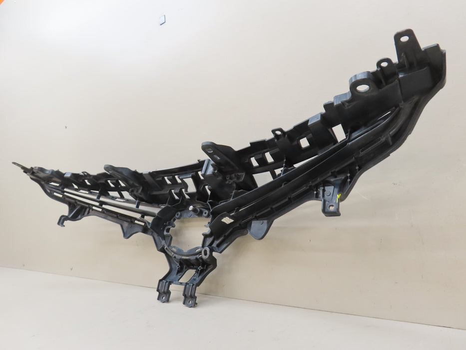 2015-2017 TOYOTA CAMRY FRONT RADIATOR UPPER GRILL GRILLE BRACKET OEM