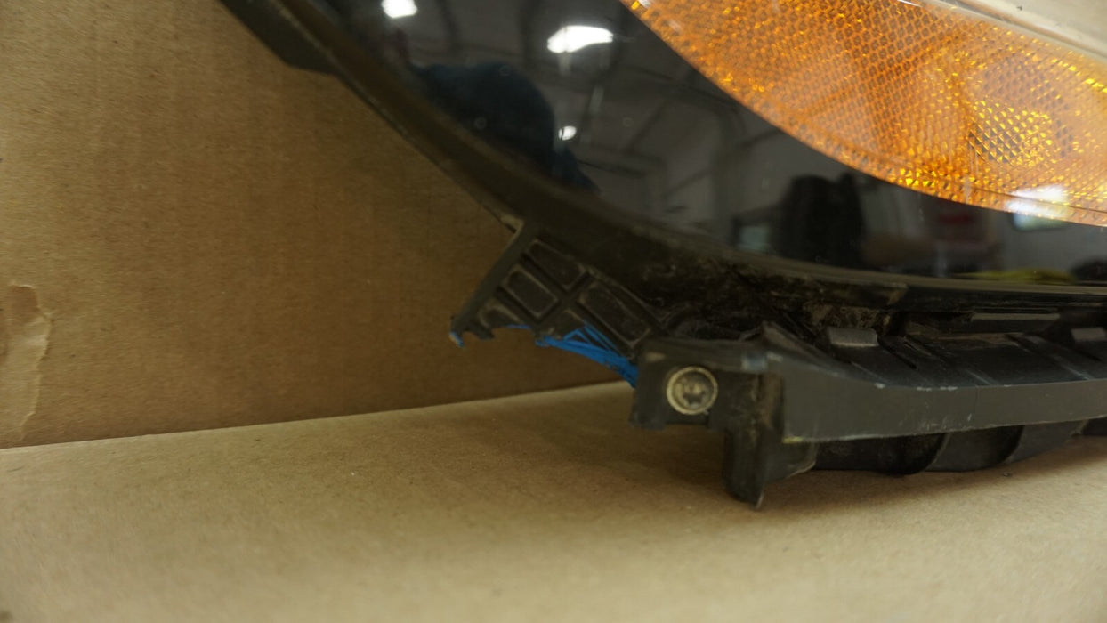 2014-2018 JEEP CHEROKEE FRONT RIGHT PASSENGER SIDE HEADLIGHT OEM