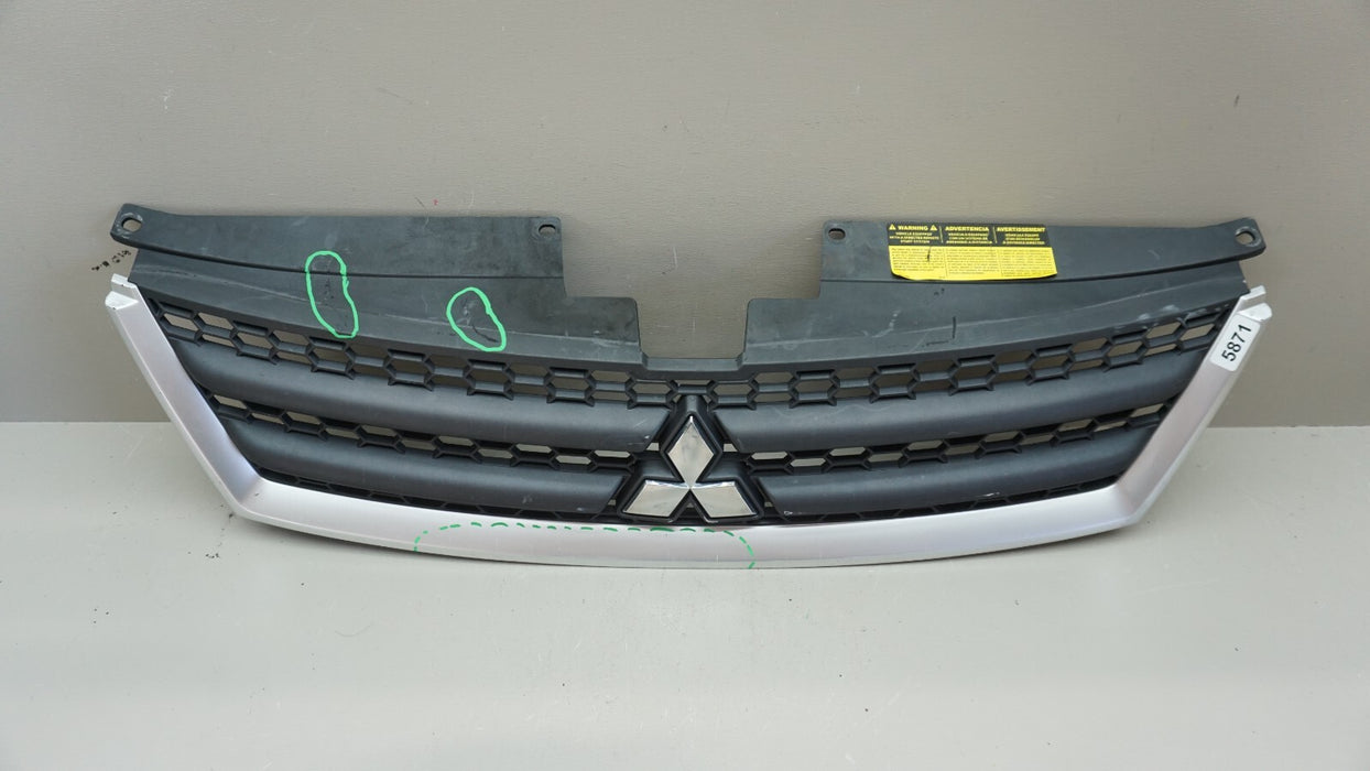 2007-2009 MITSUBISHI OUTLANDER FRONT BUMPER RADIATOR GRILLE GRILL OEM 7450A035