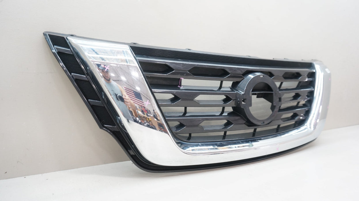 2017-2020 NISSAN PATHFINDER FRONT RADIATOR GRILLE GRILL 62310 9PFIA OEM