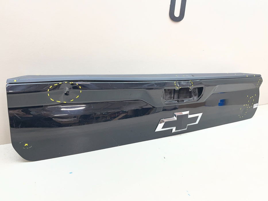 2019-2026 CHEVROLET SILVERADO 1500 UPPER TAILGATE 069 0604 3 B09 OEM