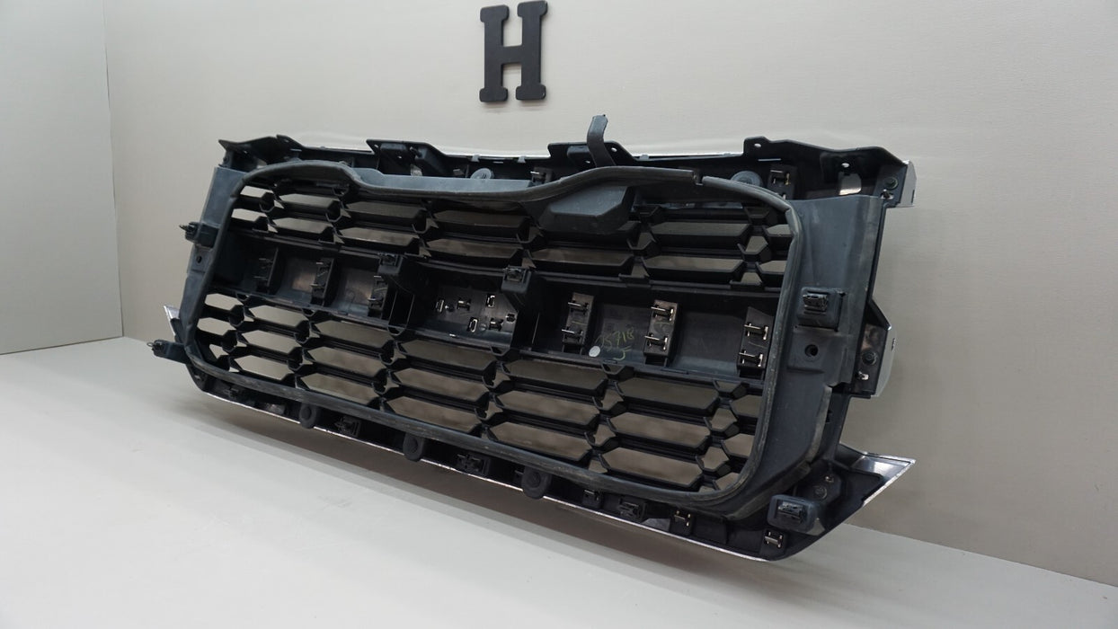 2016-2019 CHEVROLET SILVERADO 1500 FRONT CENTER RADIATOR GRILLE OEM 23380362