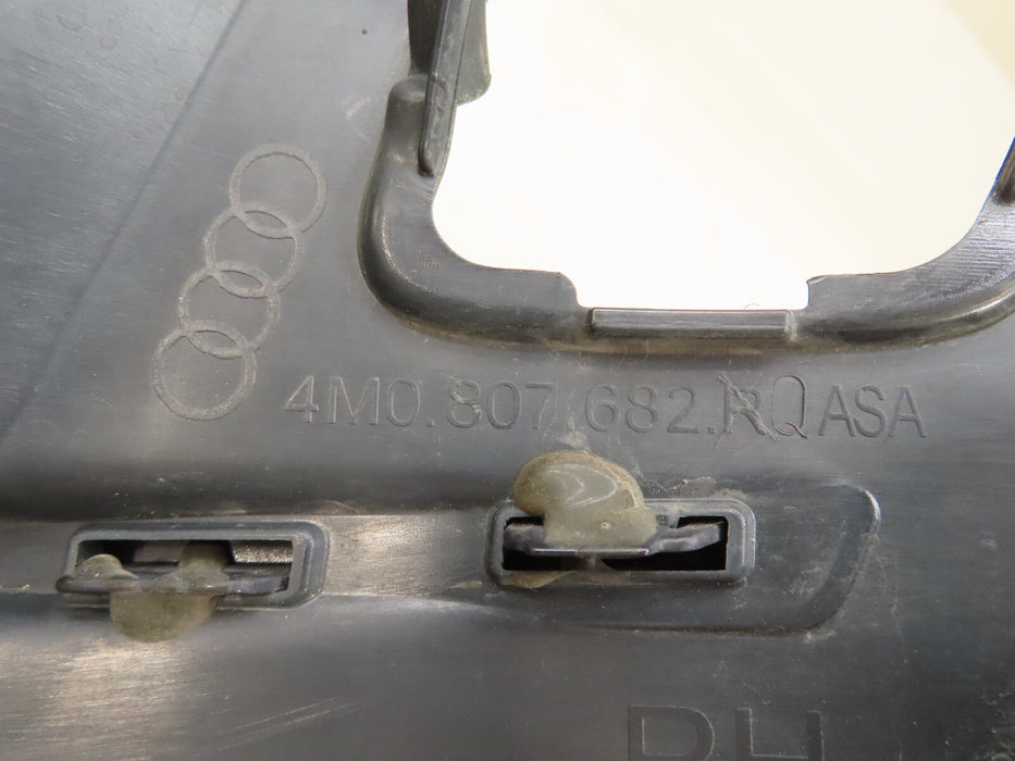 2016-2019 AUDI Q7 FRONT RIGHT PASSENGER FOG LIGHT BEZEL INSERT OEM 4M0807682R