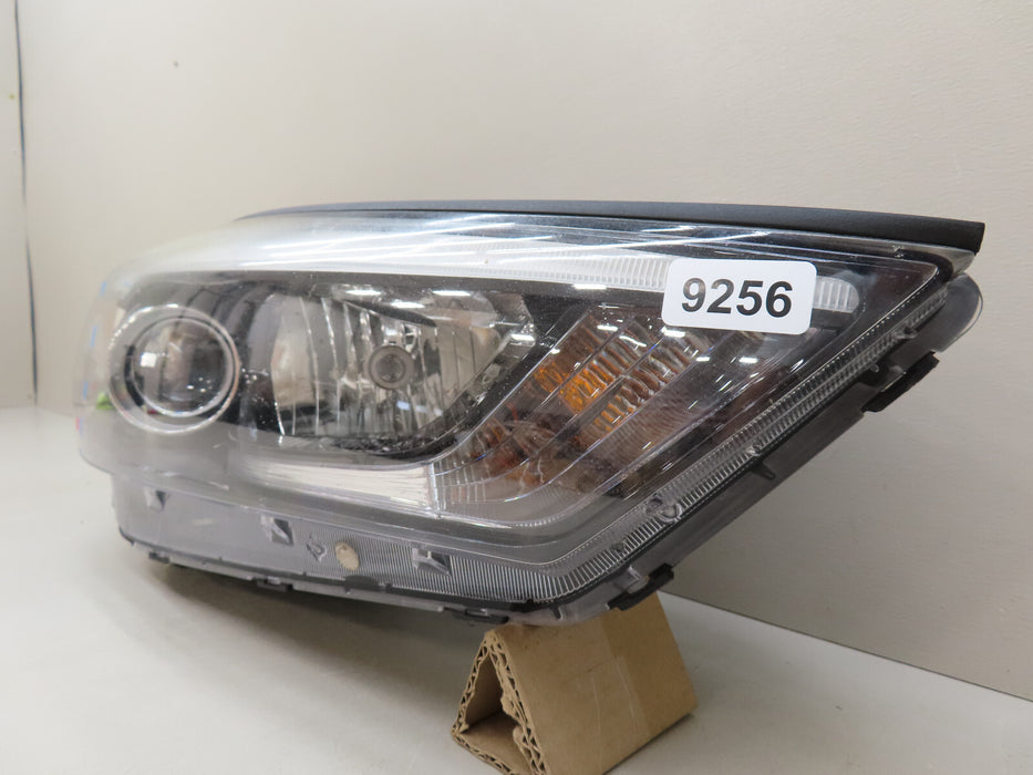 2016-2018 HYUNDAI TUCSON FRONT RIGHT PASSENGER HEADLIGHT HALOGEN W/LED OEM