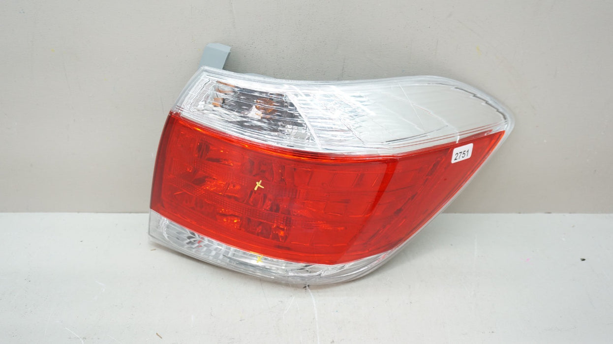 2011-2013 TOYOTA HIGHLANDER REAR RIGHT PASSENGER SIDE TAIL LIGHT CAPA