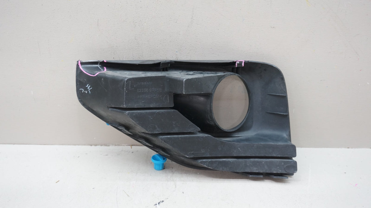 2017-2020 NISSAN PATHFINDER FRONT RIGHT PASSENGER SIDE FOGLIGHT BEZEL 622569PF0B