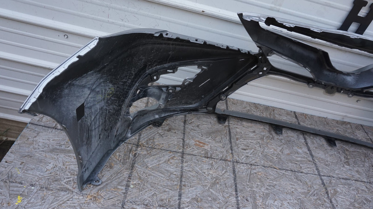 2018-2020 TOYOTA CAMRY SE FRONT BUMPER COVER OEM 18 19 20 52119-06E20