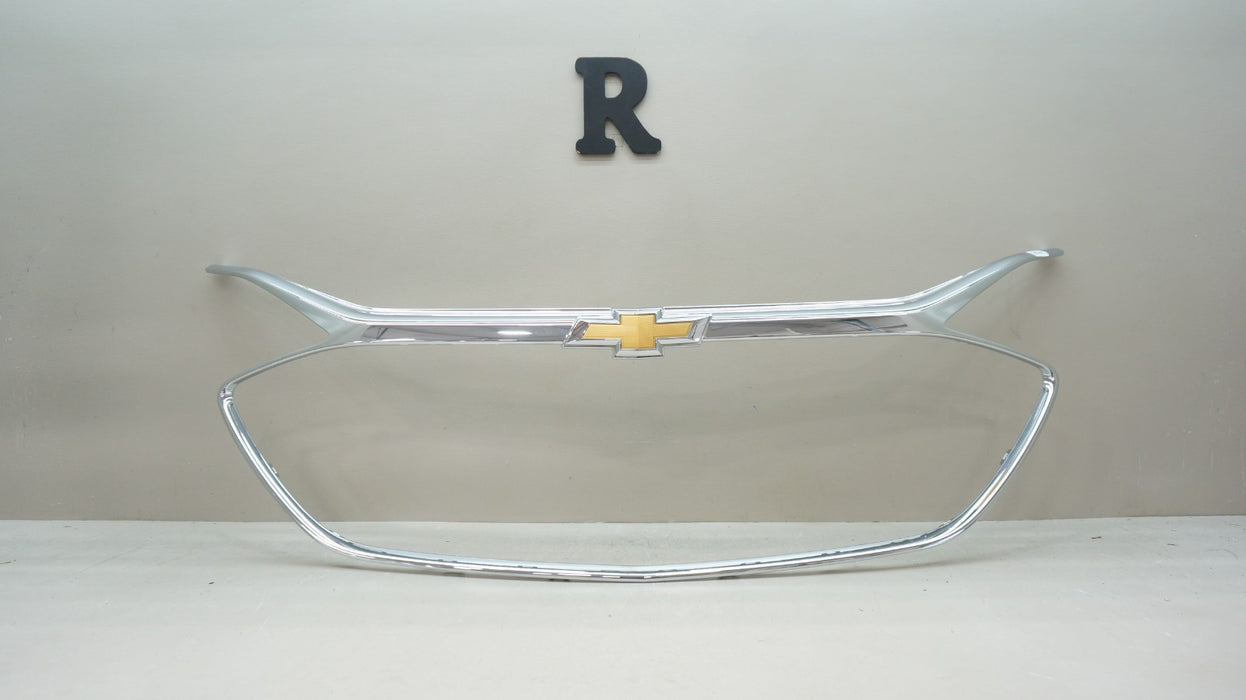 2019-2025 CHEVROLET MALIBU FRONT GRILLE CHROME SURROUND TRIM OEM 84473374