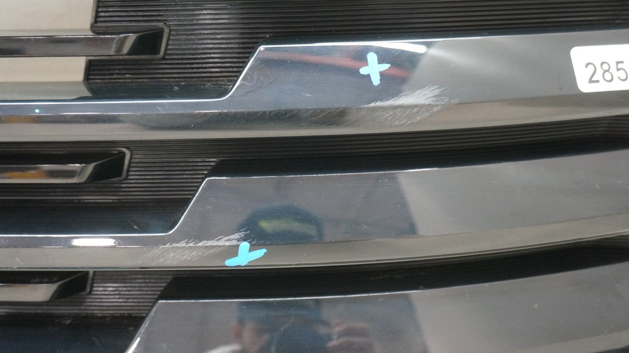 2025 NISSAN KICKS FRONT BUMPER RADIATOR GRILLE OEM 623107LG0A