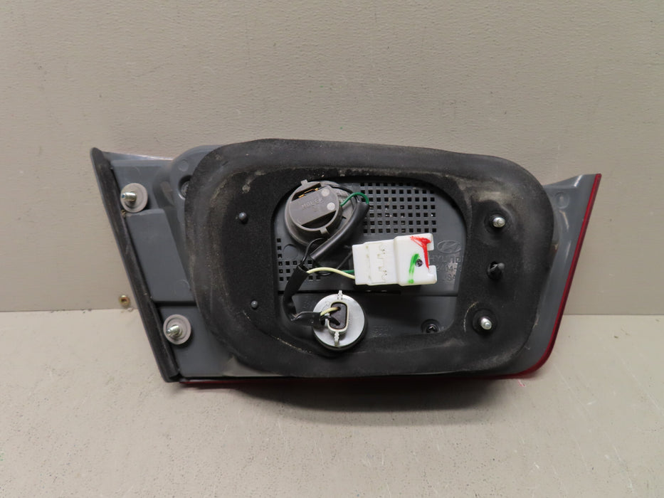 2009-2010 HYUNDAI SONATA RH RIGHT PASSENGER INNER LID TAILLIGHT TAIL LIGHT OEM