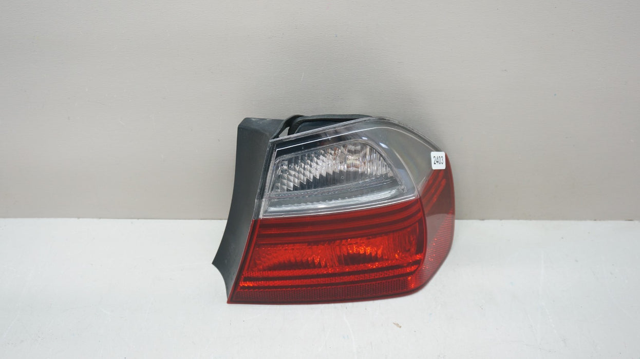 2006-2008 BMW 3-SERIES E90 REAR RIGHT PASSENGER SIDE TAIL LIGHT OEM