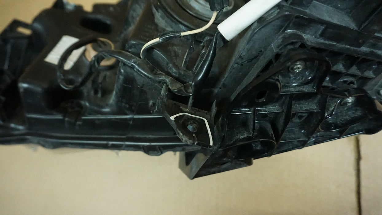 2016-2018 NISSAN ALTIMA RIGHT PASSENGER SIDE HALOGEN HEADLIGHT OEM