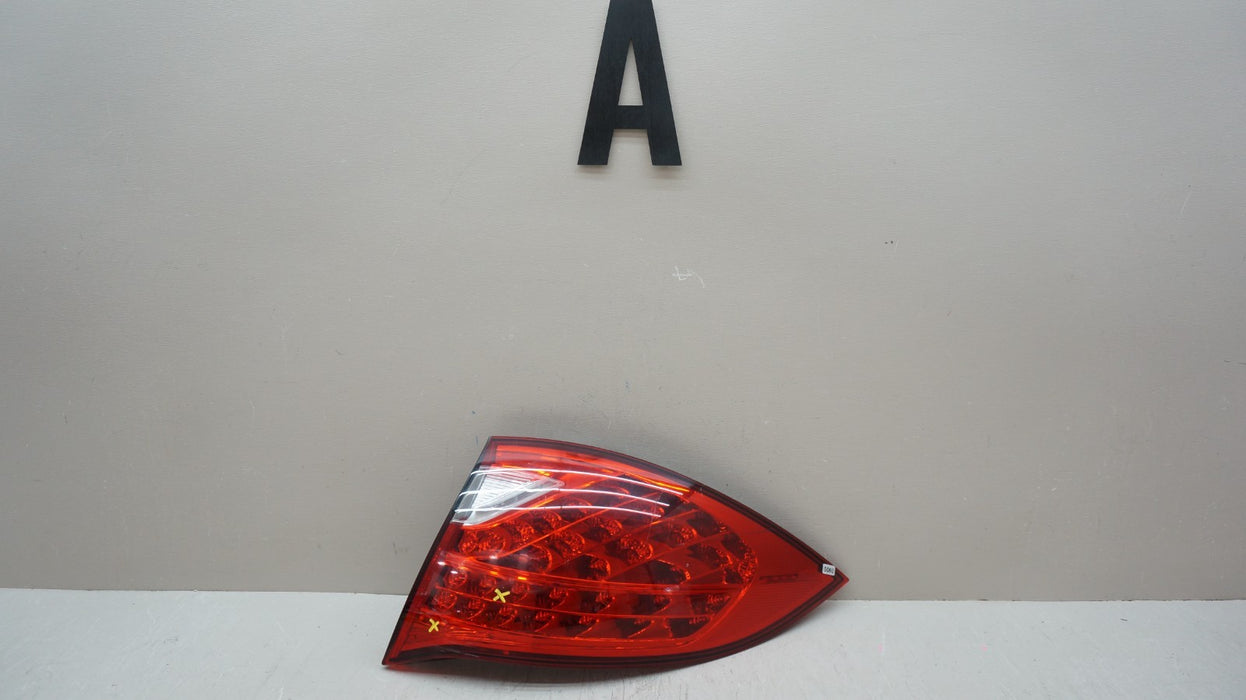 2011-2014 PORSCHE CAYENNE RH RIGHT REAR TAIL LIGHT OUTER 7P5.945.096 AA OEM