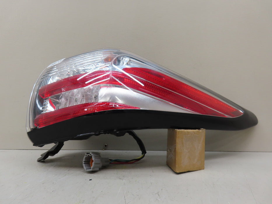 2015-2018 NISSAN MURANO REAR RIGHT PASSENGER TAIL LIGHT OUTER OEM