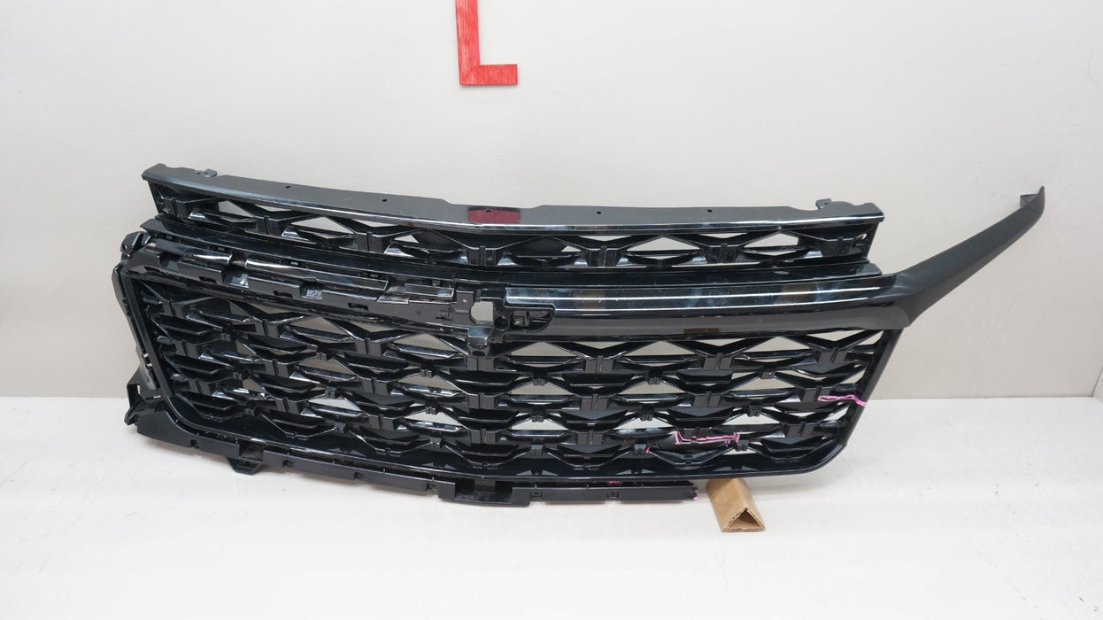 2024-2025 CHEVROLET TRAVERSE FRONT BUMPER RADIATOR GRILLE OEM