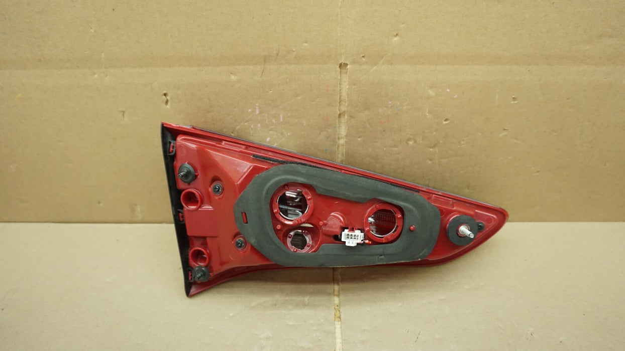 2016-2018 HYUNDAI TUCSON REAR RIGHT PASSENGER SIDE TAIL LIGHT HALOGEN OEM