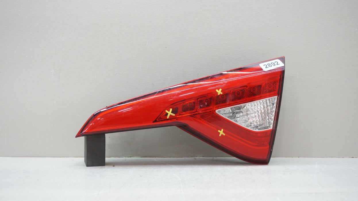 2015-2017 HYUNDAI SONATA REAR RIGHT PASSENGER SIDE INNER TAIL LIGHT OEM