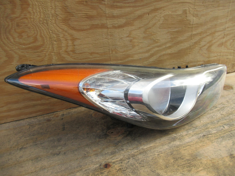 2014-2016 HYUNDAI ELANTRA RIGHT PASSENGER SIDE HEADLIGHT HALOGEN HEADLAMP OEM