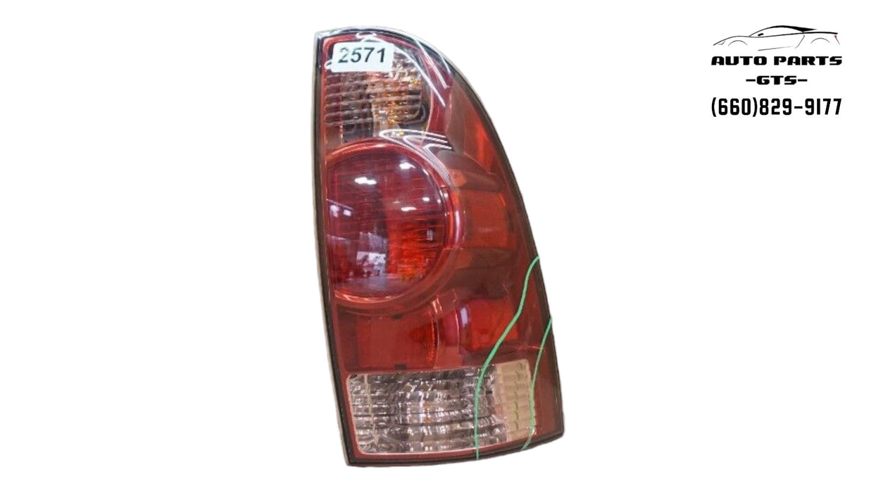2005-2015 TOYOTA TACOMA REAR RIGHT PASSENGERS SIDE TAIL LIGHT OEM