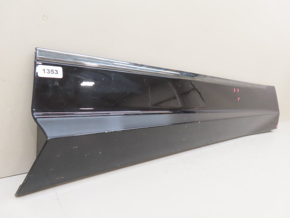 2019-2023 CHEVROLET BLAZER FRONT RIGHT PASSENGER SIDE DOOR LOWER MOLDING OEM