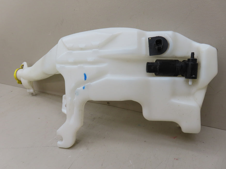 DODGE DURANGO/JEEP GRAND CHEROKEE WASHER RESERVOIR TANK OEM