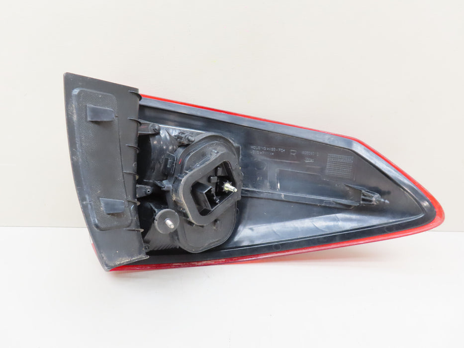 2013-2016 FORD C-MAX REAR RIGHT PASSENGER SIDE TAIL LIGHT OUTER OEM